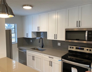 4007 W Wyoming Avenue - Photo Thumbnail 18