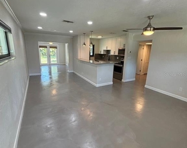 4007 W Wyoming Avenue - Photo Thumbnail 16