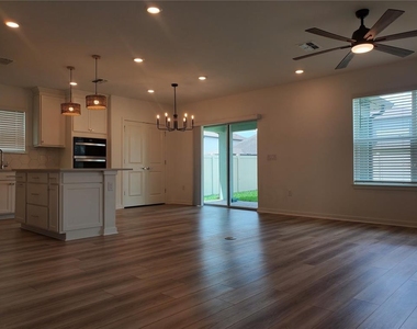 6667 Depue Drive - Photo Thumbnail 5