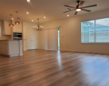 6667 Depue Drive - Photo Thumbnail 2