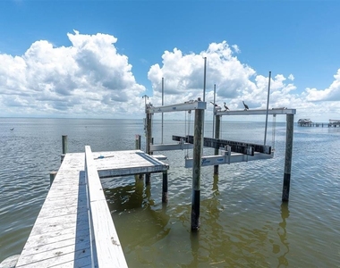 5810 Bahama Shores Drive S - Photo Thumbnail 45