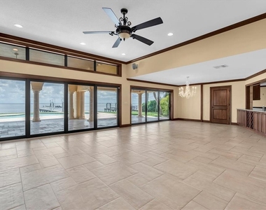 5810 Bahama Shores Drive S - Photo Thumbnail 21