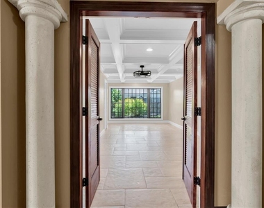 5810 Bahama Shores Drive S - Photo Thumbnail 30