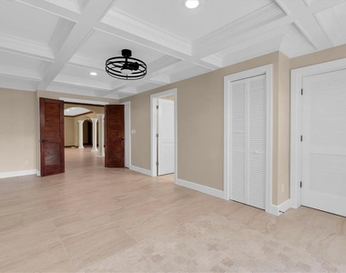 5810 Bahama Shores Drive S - Photo Thumbnail 33
