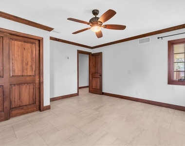 5810 Bahama Shores Drive S - Photo Thumbnail 38