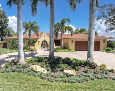 5810 Bahama Shores Drive S - Photo Thumbnail 1