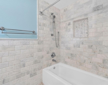 5810 Bahama Shores Drive S - Photo Thumbnail 41