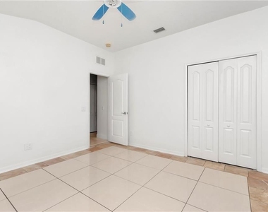 29822 Boyette Oaks Place - Photo Thumbnail 18