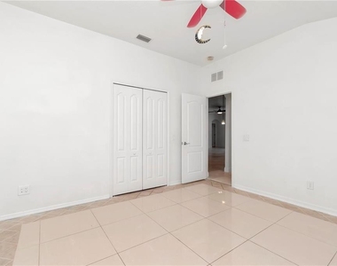 29822 Boyette Oaks Place - Photo Thumbnail 16