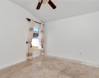 29822 Boyette Oaks Place - Photo Thumbnail 19