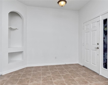 29822 Boyette Oaks Place - Photo Thumbnail 1