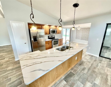 2991 Valencia Lane E - Photo Thumbnail 5