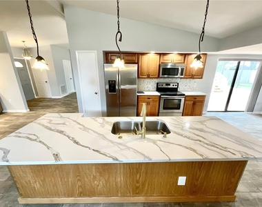 2991 Valencia Lane E - Photo Thumbnail 4