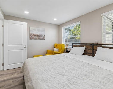 4906 W Cleveland Street - Photo Thumbnail 49