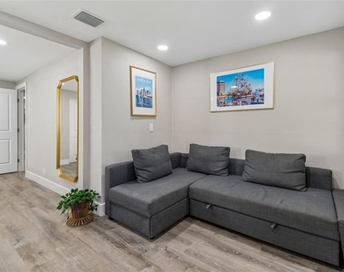 4906 W Cleveland Street - Photo Thumbnail 41