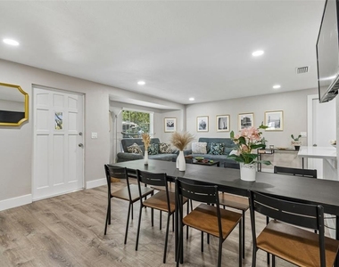 4906 W Cleveland Street - Photo Thumbnail 12