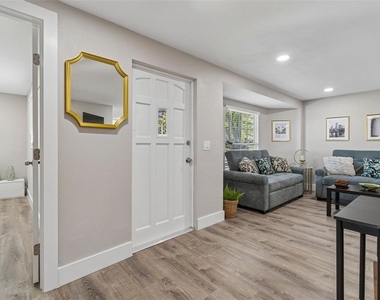4906 W Cleveland Street - Photo Thumbnail 7