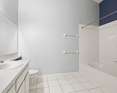 2369 Lake Woodberry Circle - Photo Thumbnail 10