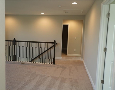 5450 Wayfarer Avenue - Photo Thumbnail 8