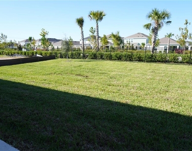 5450 Wayfarer Avenue - Photo Thumbnail 30