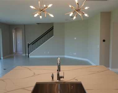 5450 Wayfarer Avenue - Photo Thumbnail 4
