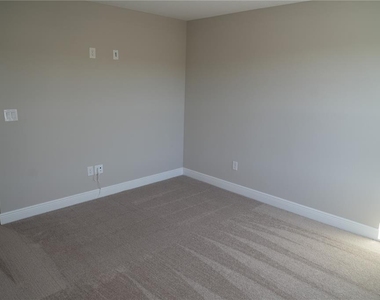 5450 Wayfarer Avenue - Photo Thumbnail 23