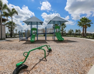 5450 Wayfarer Avenue - Photo Thumbnail 43