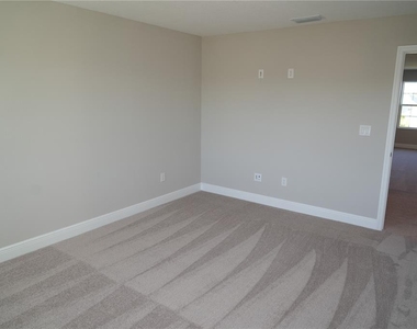 5450 Wayfarer Avenue - Photo Thumbnail 20