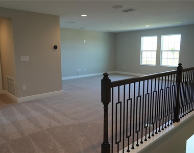 5450 Wayfarer Avenue - Photo Thumbnail 7