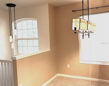 832 Lantern Way - Photo Thumbnail 7