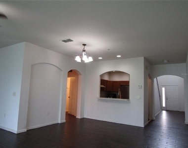 3108 Wentworth Lane - Photo Thumbnail 4