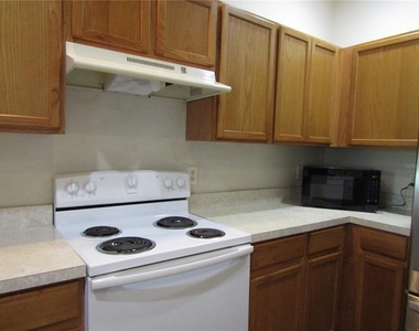 3108 Wentworth Lane - Photo Thumbnail 3