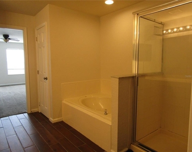 3108 Wentworth Lane - Photo Thumbnail 10