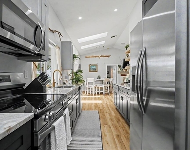12390 W Standish - Photo Thumbnail 15