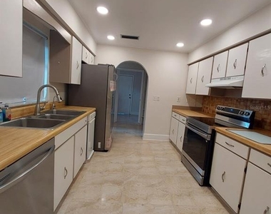 4901 Ne 7th Street - Photo Thumbnail 7