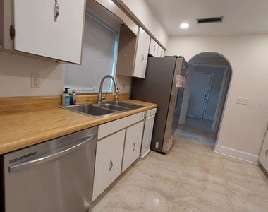 4901 Ne 7th Street - Photo Thumbnail 8