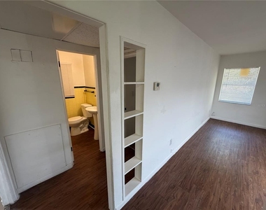 2107 S Mills Avenue - Photo Thumbnail 8