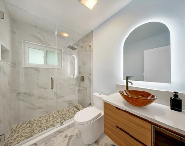 59 Kipling Plaza - Photo Thumbnail 14