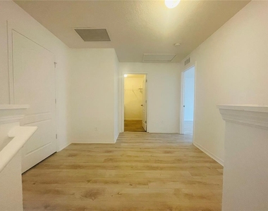 16616 Broadford Lane - Photo Thumbnail 12