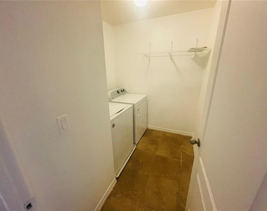16616 Broadford Lane - Photo Thumbnail 14