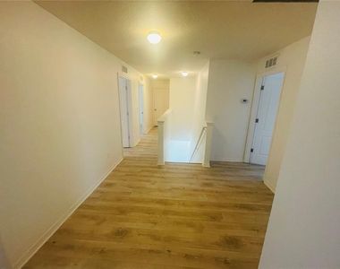 16616 Broadford Lane - Photo Thumbnail 13