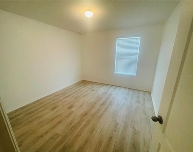 16616 Broadford Lane - Photo Thumbnail 20