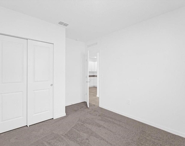 5647 Nispero Way - Photo Thumbnail 19