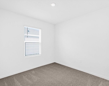 5647 Nispero Way - Photo Thumbnail 18