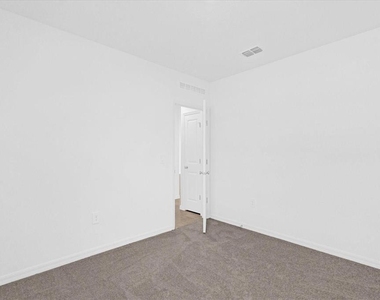 5647 Nispero Way - Photo Thumbnail 15
