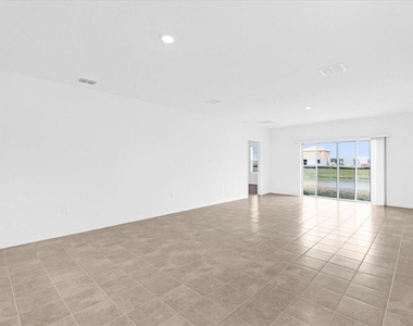 5647 Nispero Way - Photo Thumbnail 11