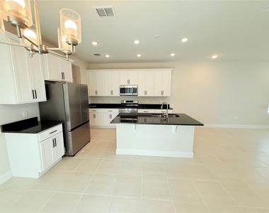 237 Station Lane - Photo Thumbnail 3