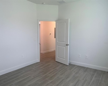 1732 Pacific Road - Photo Thumbnail 8