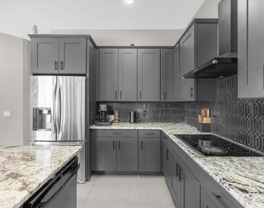 10175 Cove Lake Drive - Photo Thumbnail 7