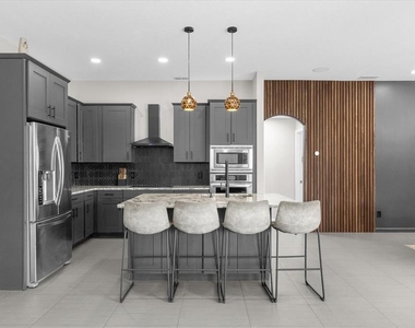 10175 Cove Lake Drive - Photo Thumbnail 6